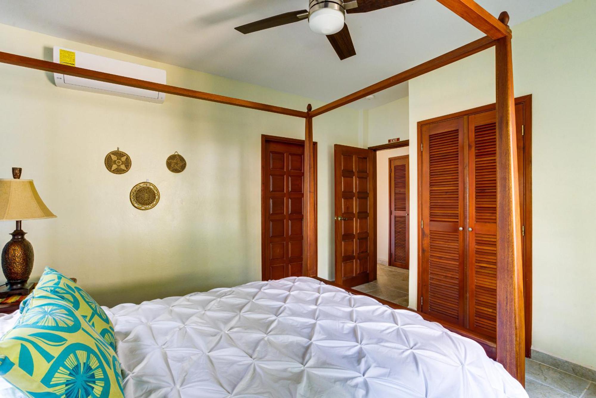 Los Porticos Placencia Room photo