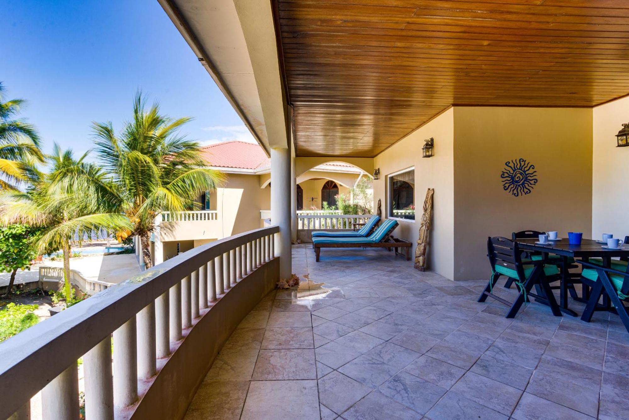 Los Porticos Placencia Room photo