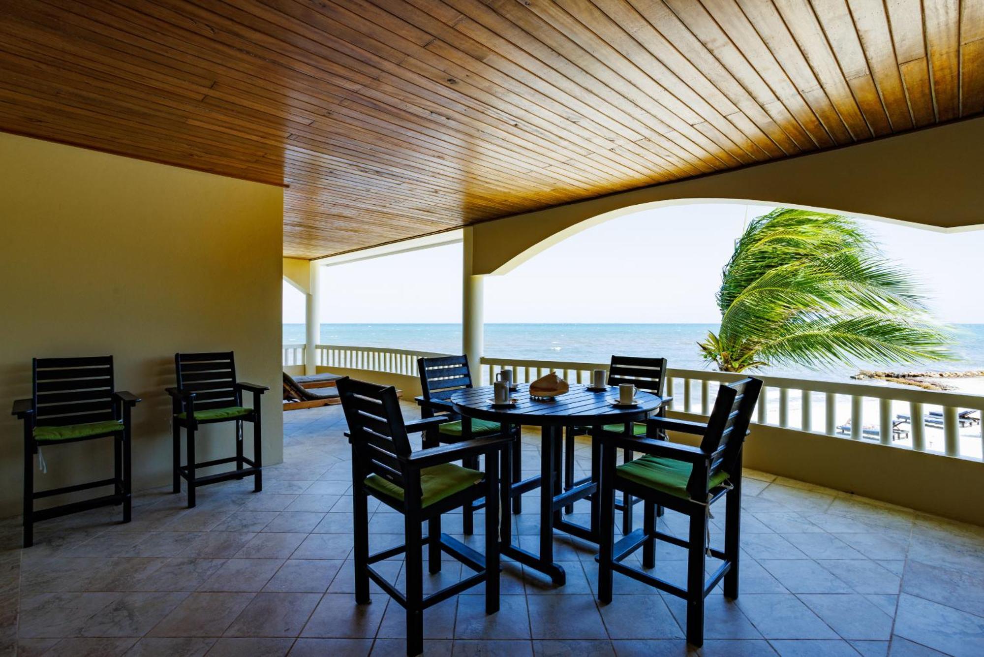Los Porticos Placencia Room photo