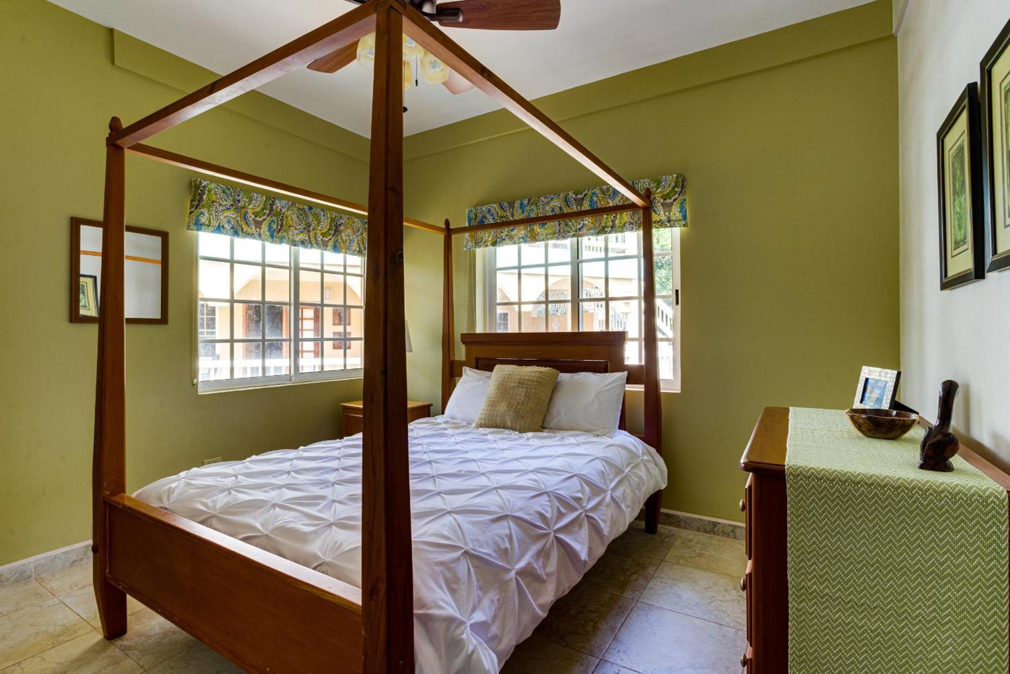 Los Porticos Placencia Room photo