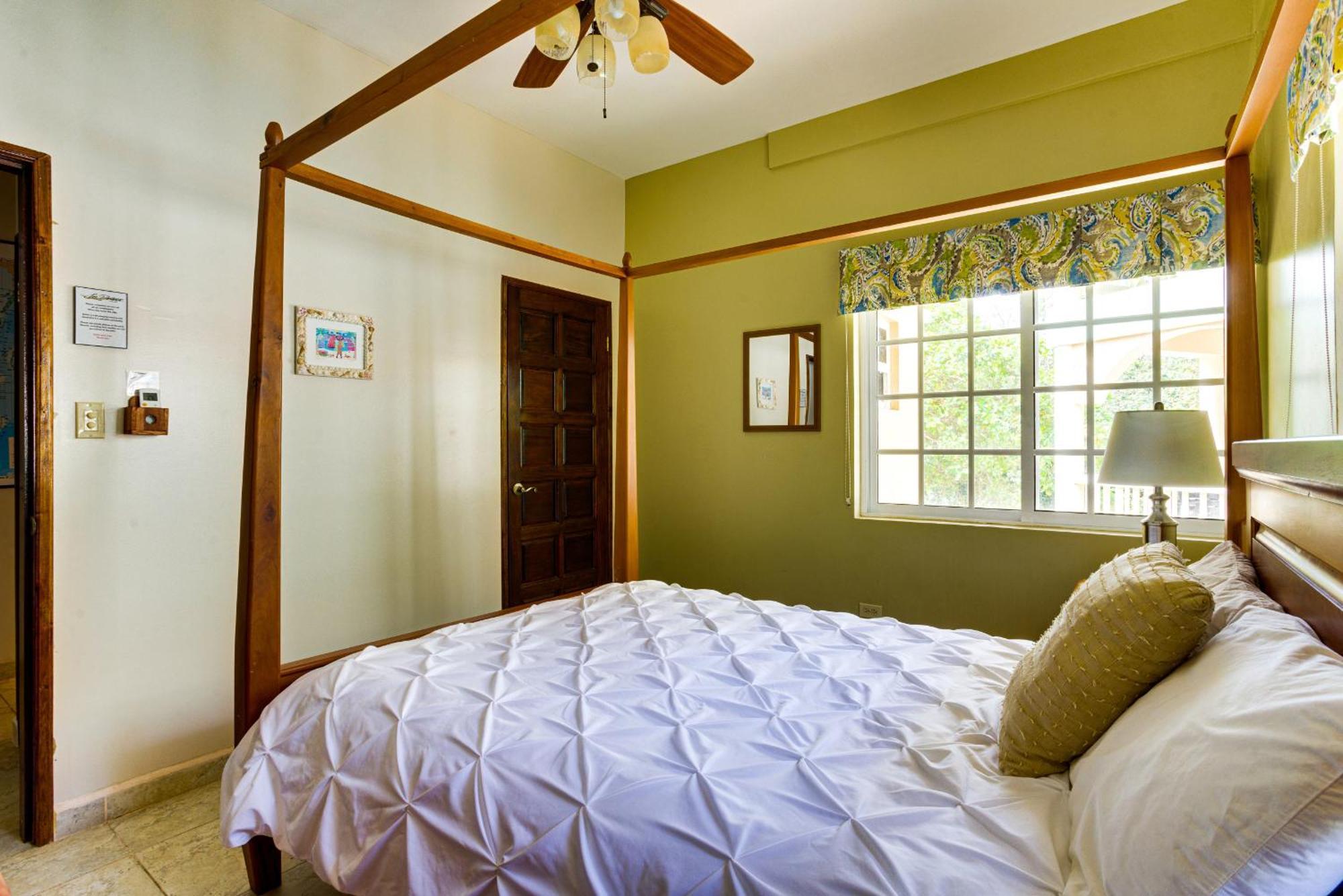 Los Porticos Placencia Room photo