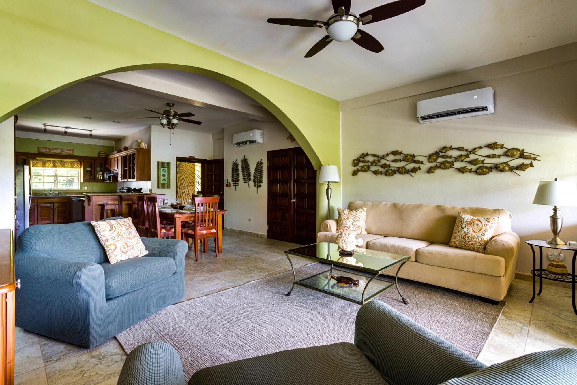 Los Porticos Placencia Room photo