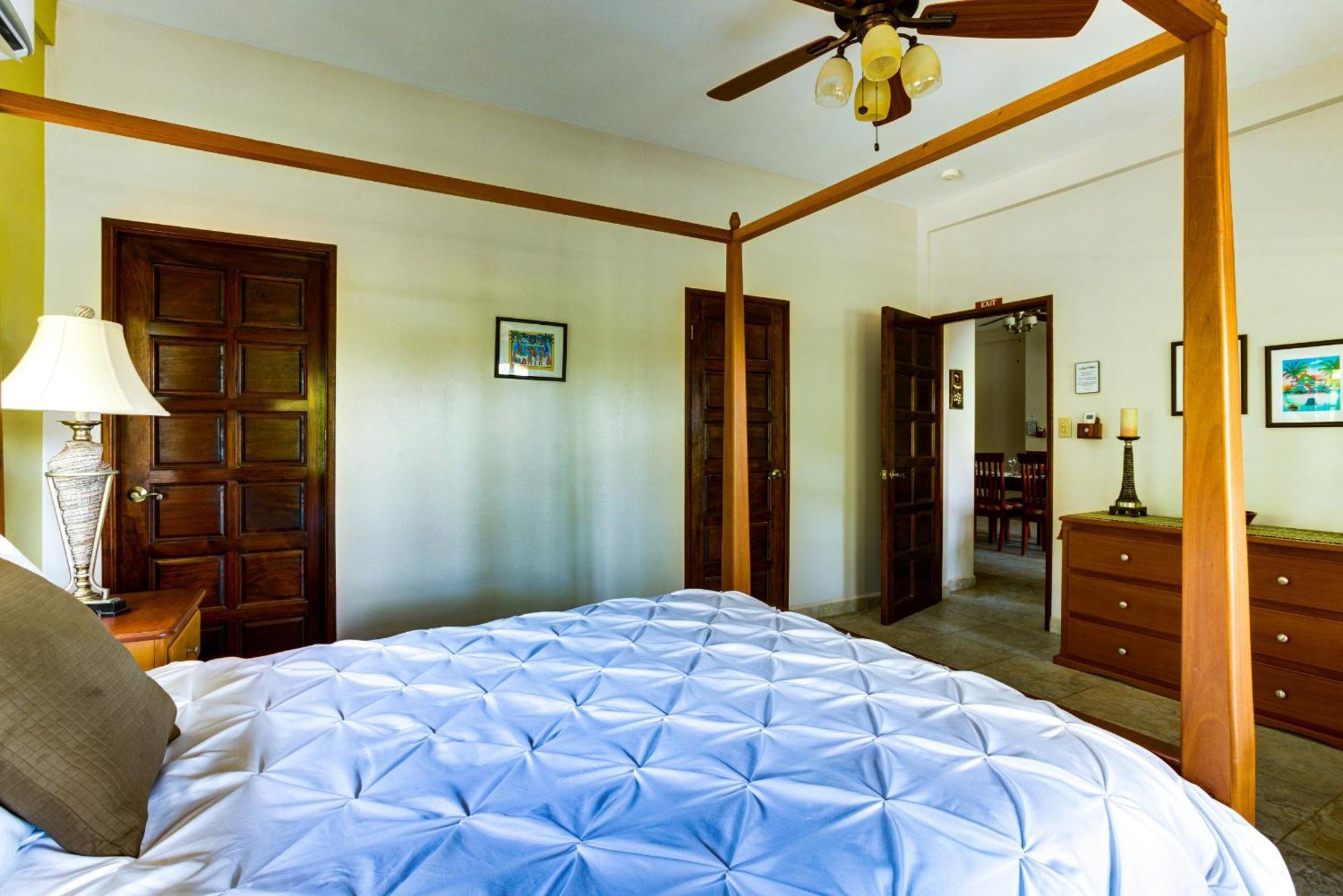 Los Porticos Placencia Room photo