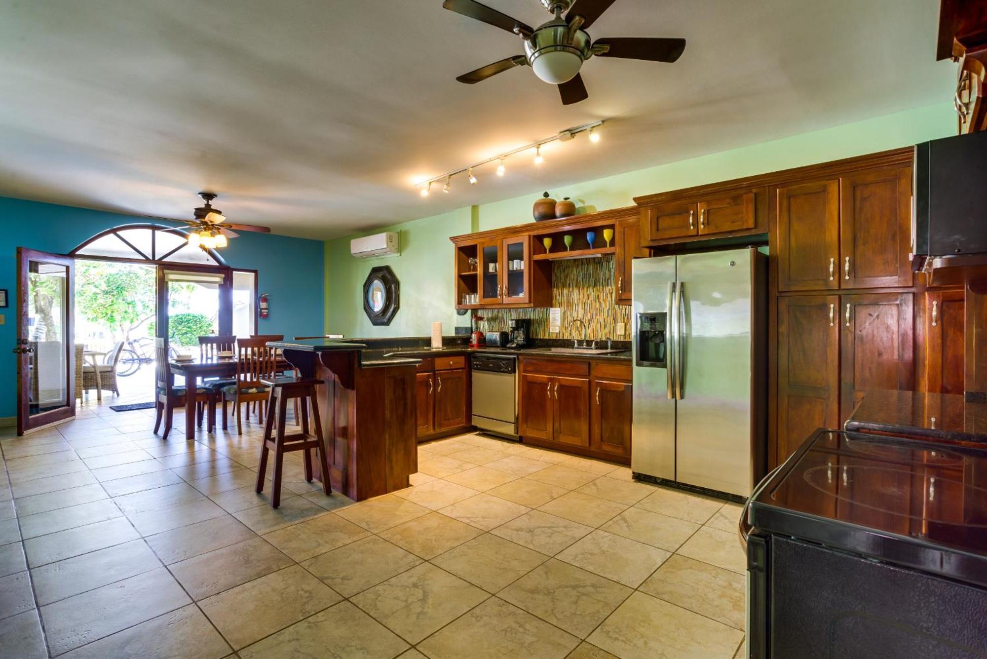 Los Porticos Placencia Room photo