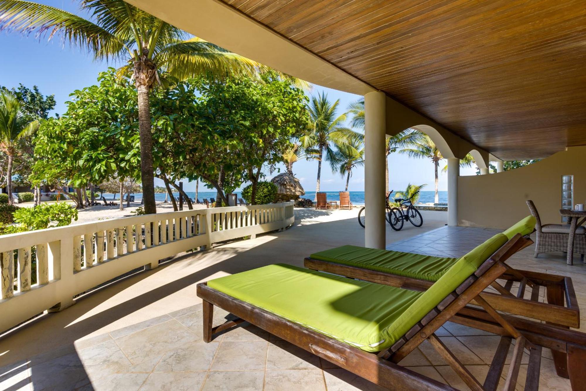 Los Porticos Placencia Room photo
