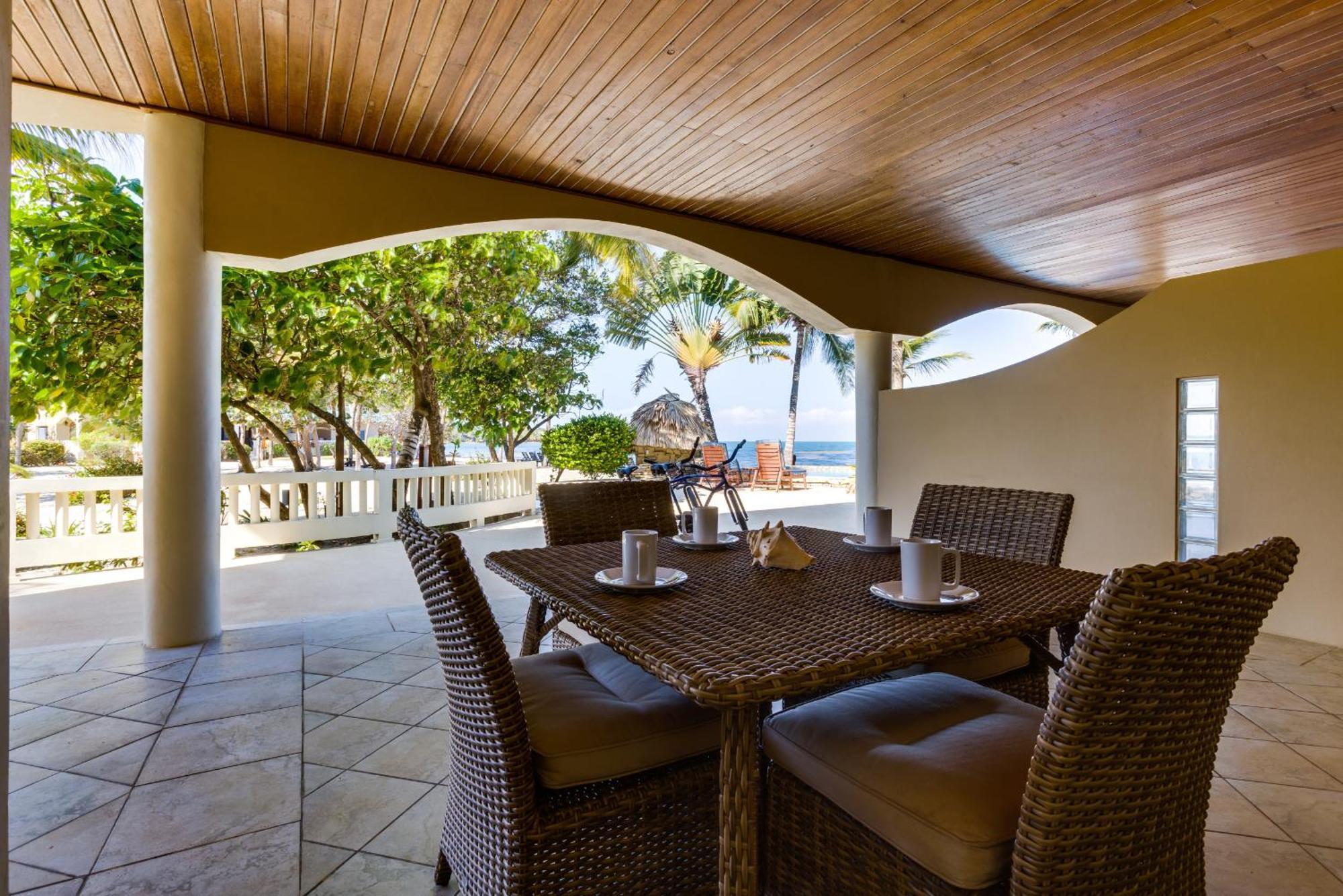 Los Porticos Placencia Room photo