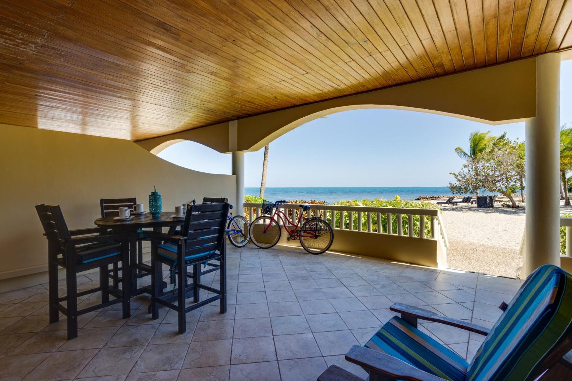 Los Porticos Placencia Room photo